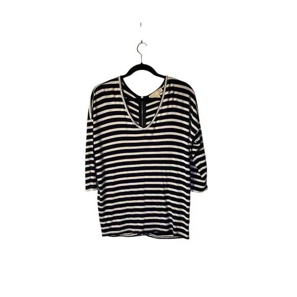 Michael Kors, blue and white striped 3/4 sleeve, V-neck top size small - Picture 2 of 3